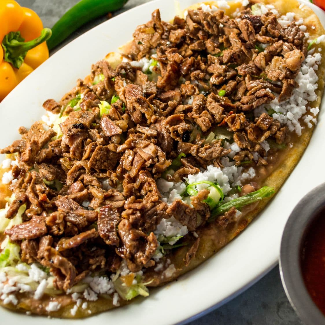 Huarache de Bistec