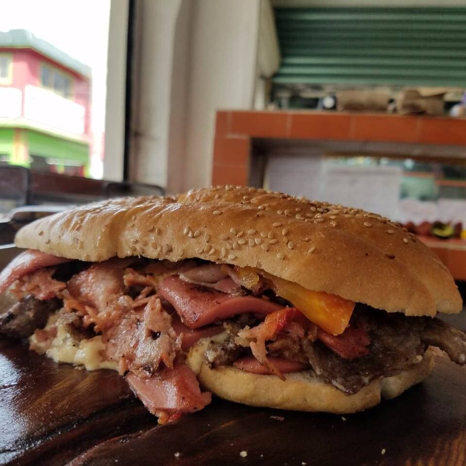 COMBO TORTA RUSA + ARABE + COCA