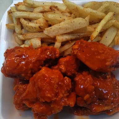 Alitas 10 Pzas con Papas