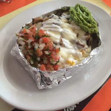 Papa rellena de suadero