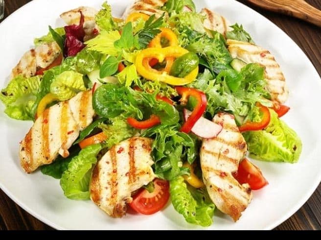 Ensalada de Pollo.
