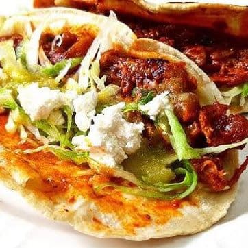 Quesadilla con Asado de Puerco