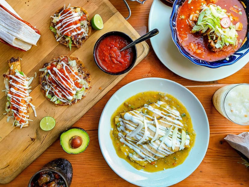 Las VILLAS ANTOJITOS MEXICANOS