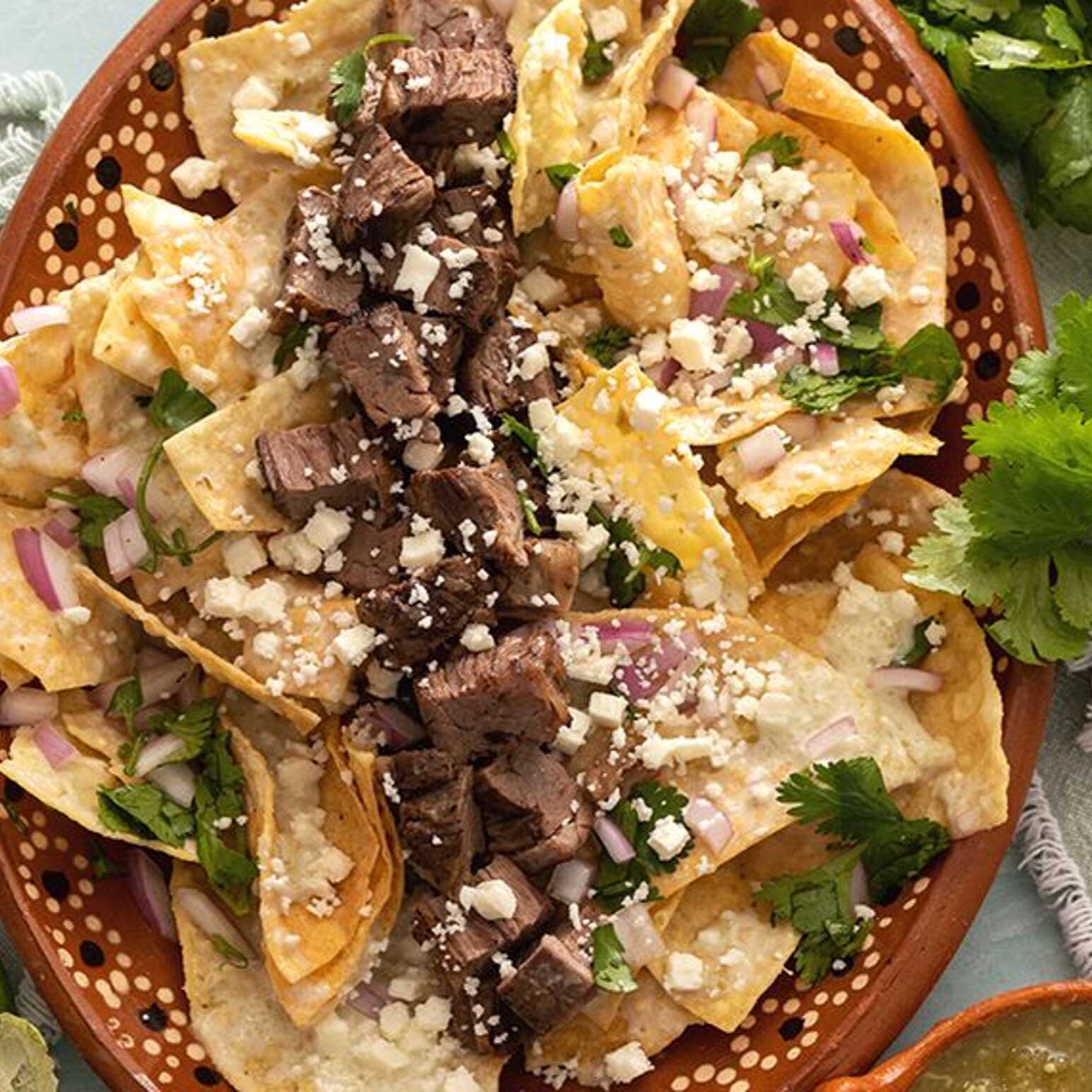 COMBO 2 Chilaquiles de Arrachera + Aguas de Horcha