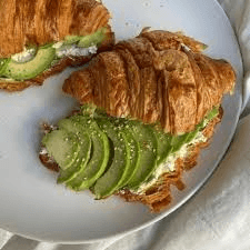 Croissant con Palta