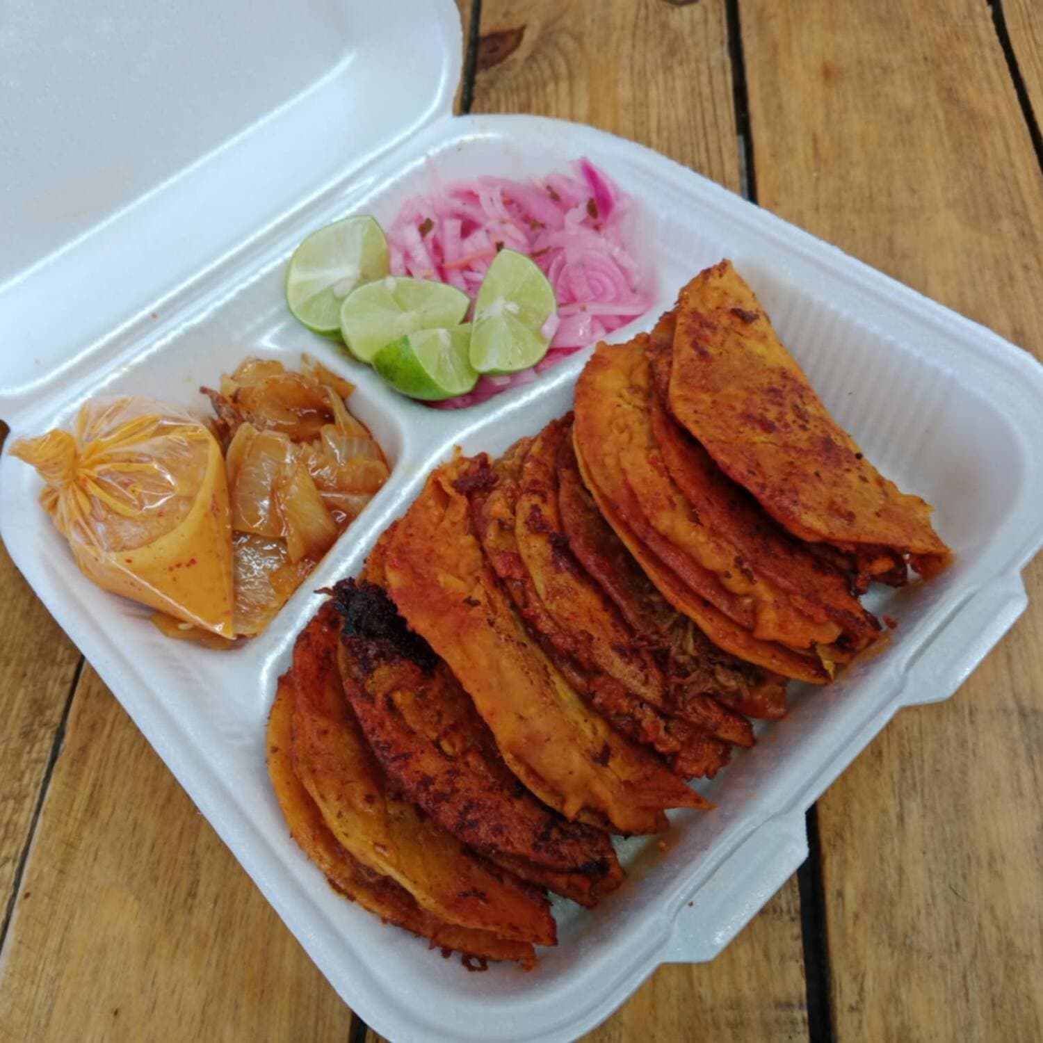 5 Taquitos Taqueros + Consome de Birria