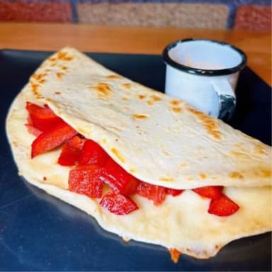 QUESADILLA SALCHICHA