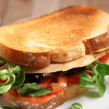 Sandwich de pollo a la plancha con papas