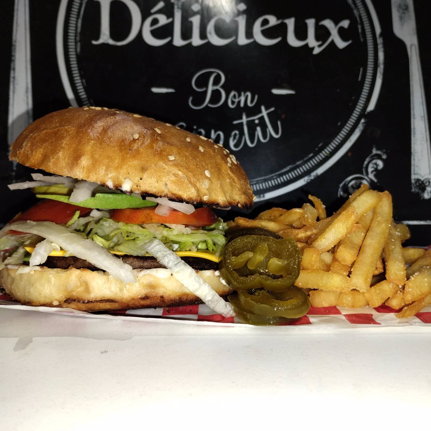 Combo Hamb. con papas Juanitas + Torta de pierna