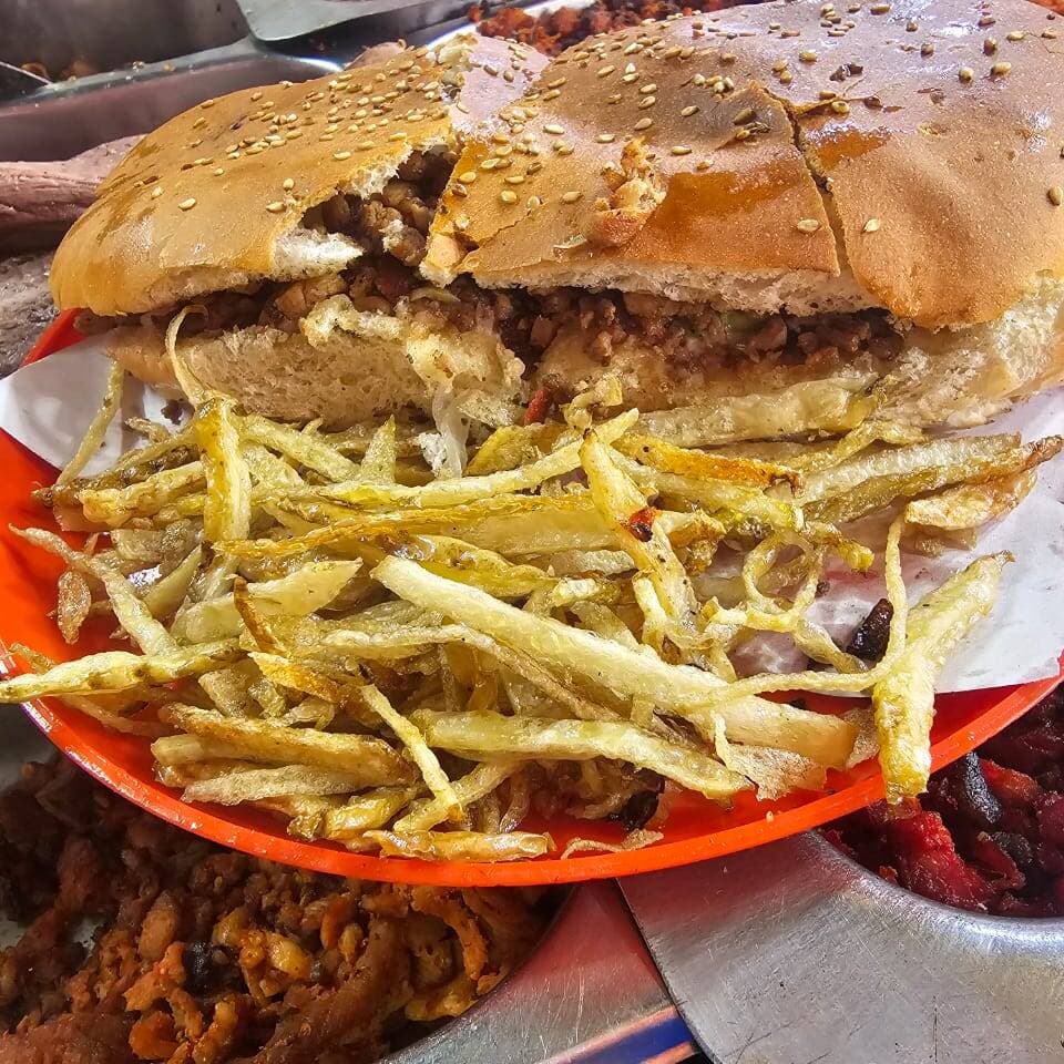 Torta campechana  con papas fritas
