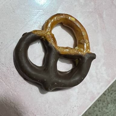 MINI PRETZEL CON CHOCOLATE  3.5CM