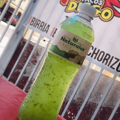 Agua pepino, limón y chía