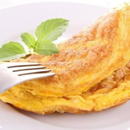 DESAYUNO OMELETTE Y QUESO