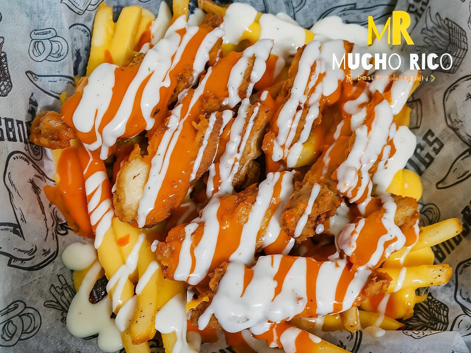 MUCHO RICO Alitas, boneless & fries