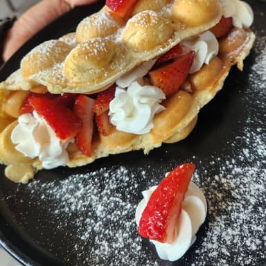 Waffle Fresas con Crema