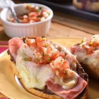 Molletes con jamón de pavo