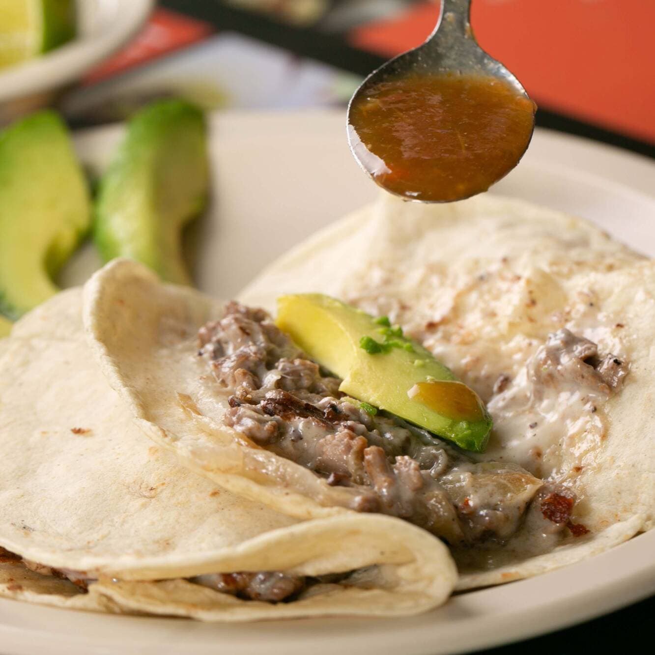 Tacos de Bistec con Queso Oaxaca