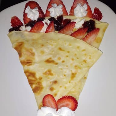 Crepa de mermelada de fresa y queso crema