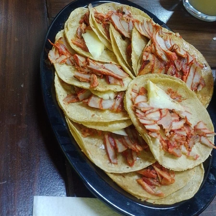 4 Tacos de Champiñones + Papa Mantequilla o Quesad