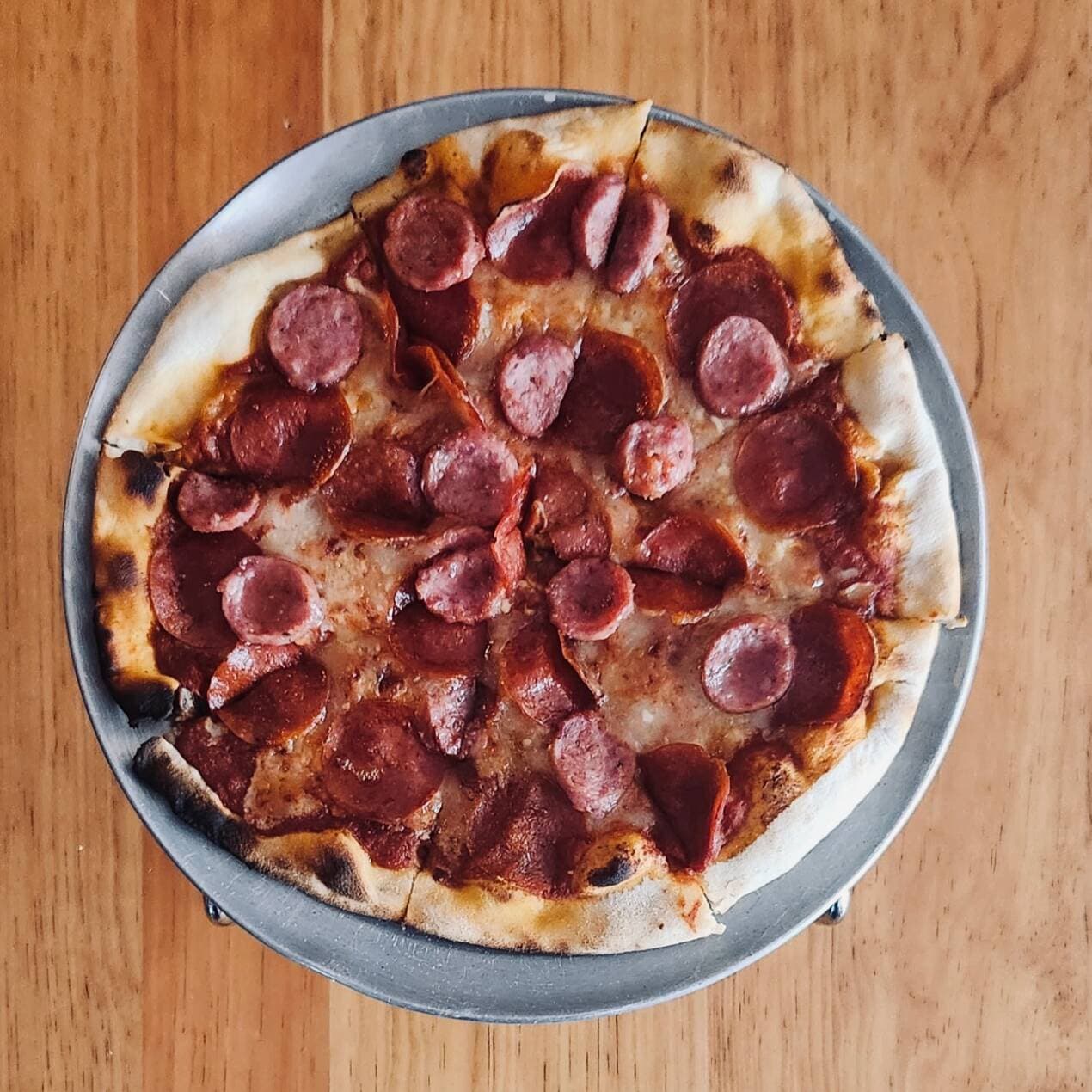 Hot Planet Pizza (12" 30 cm)