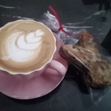 Latte 16 Oz y  Galleta de chocolate 1 pza