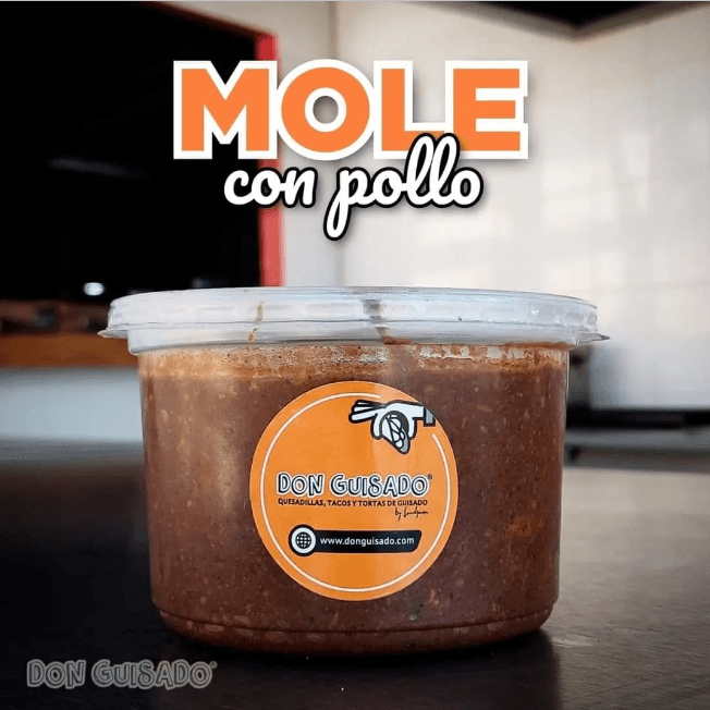 Pollo con Mole 1/2 lt