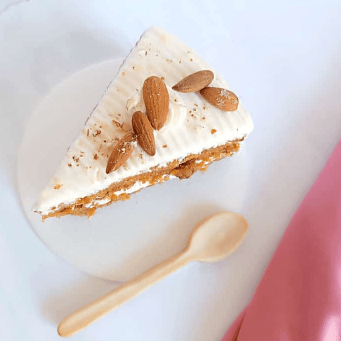 Porción Torta de Zanahoria y Almendras
