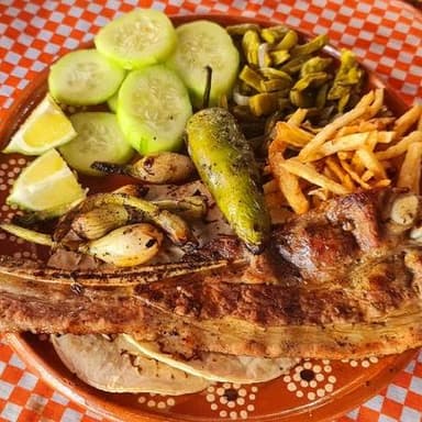 Taco de Aguja con Huesito