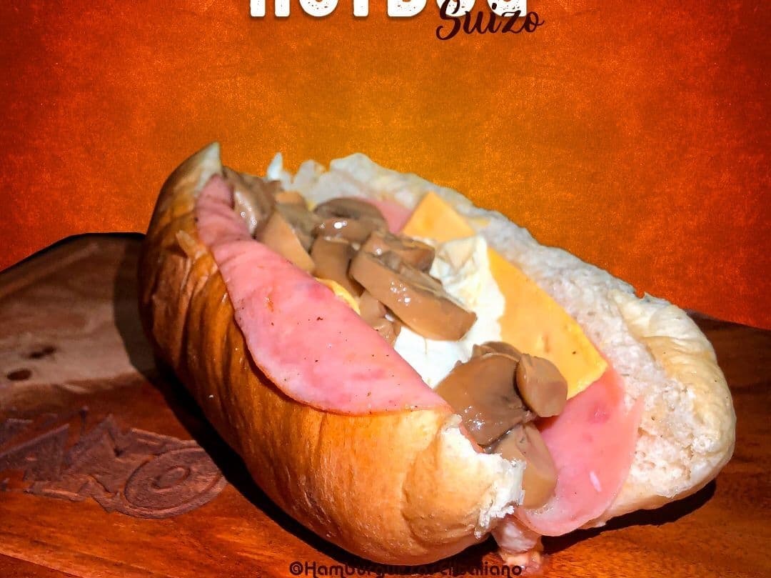 Hot Dog Suizo
