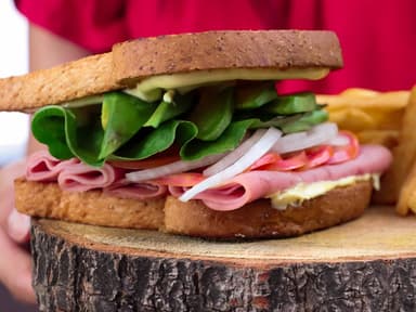 Sándwich de Jamón con Queso.