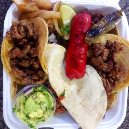 6 Tacos Asada/Chorizo/Quesa/Salchi, Charros, Bebi