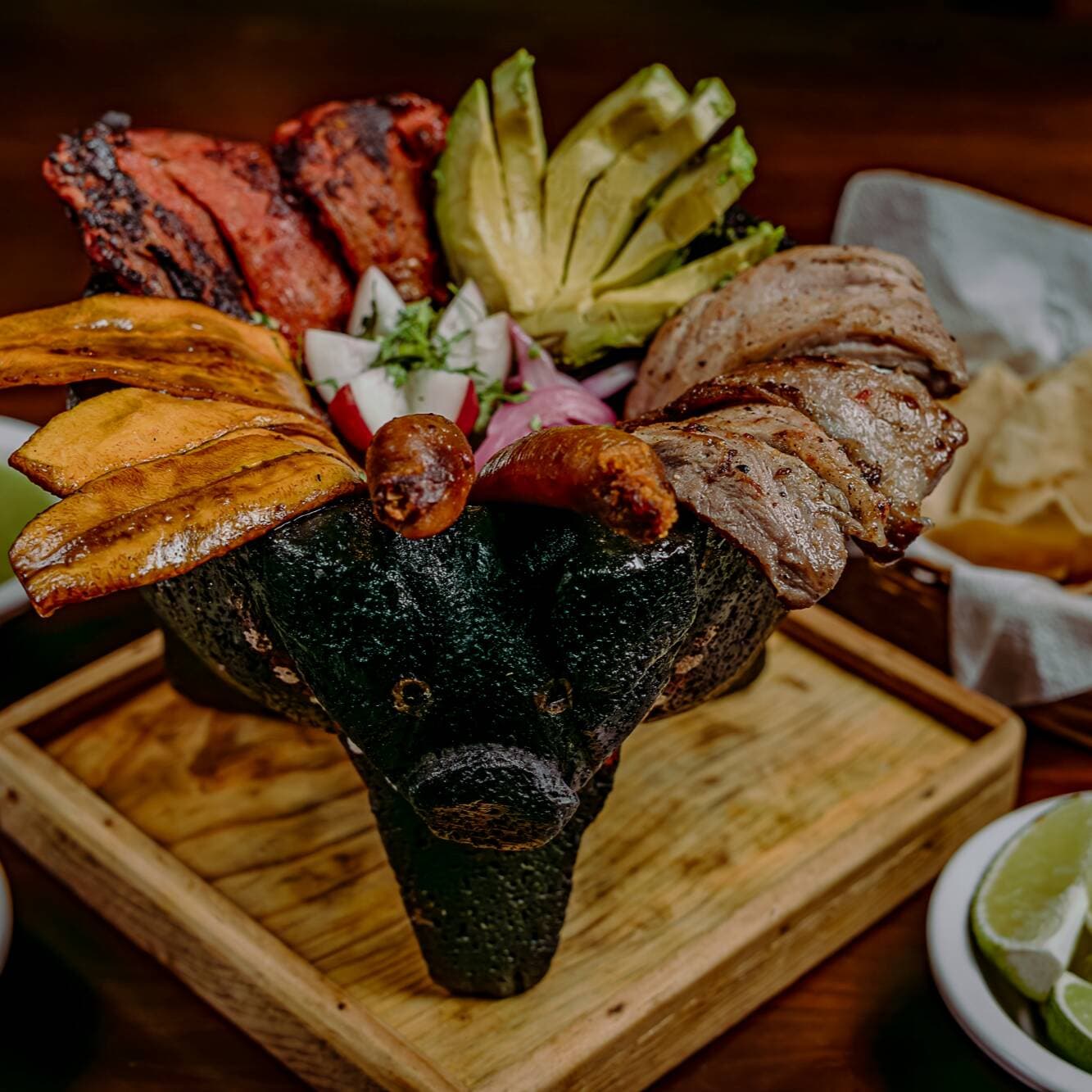 PAQUETE MOLCAJETE YUCATECO + 1 AGUA FRESCA (500ML)