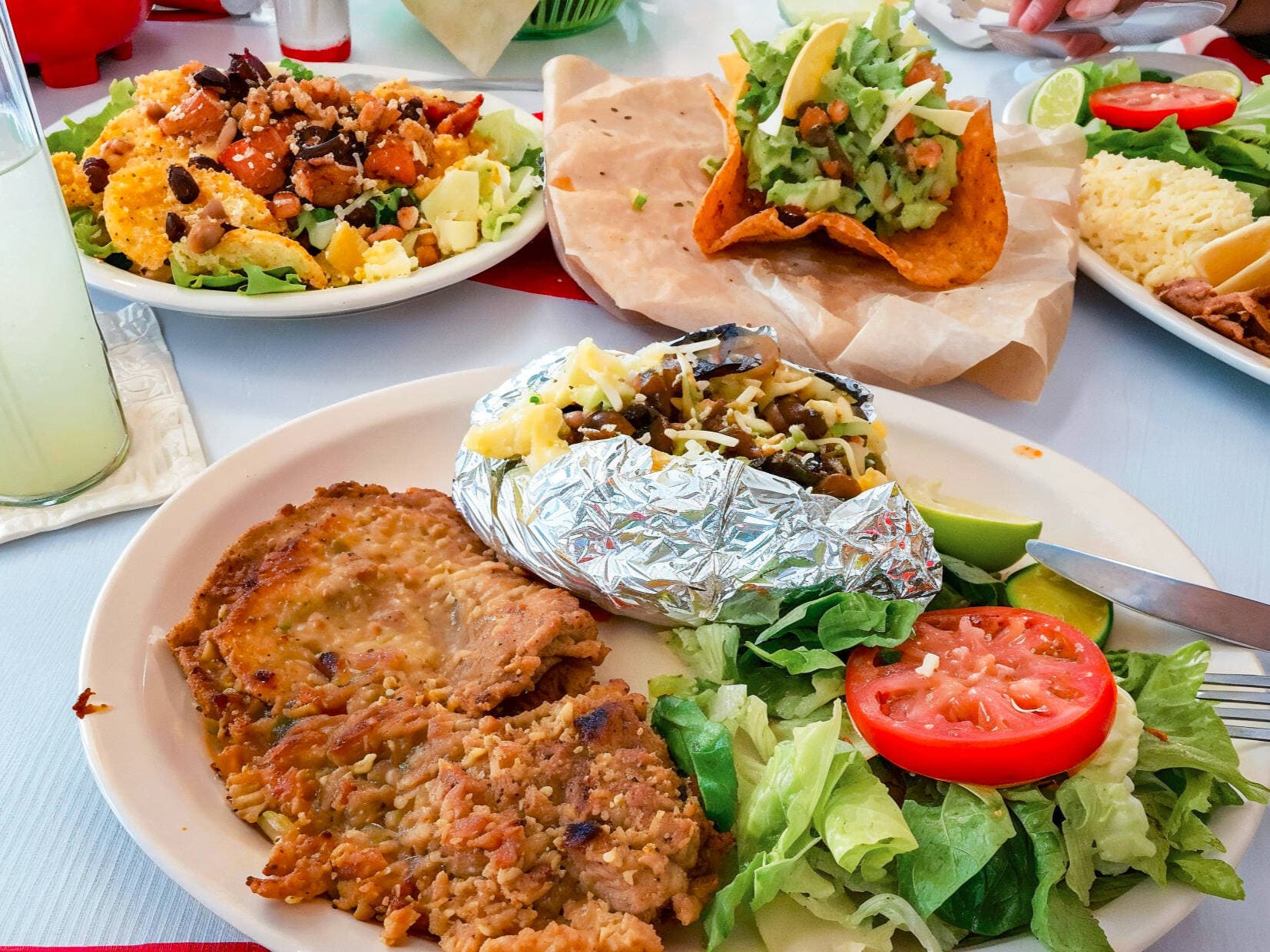 Mariano's Cortes, Tacos y Ensaladas