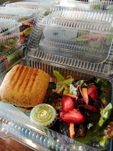 Medio Panini + Ensalada