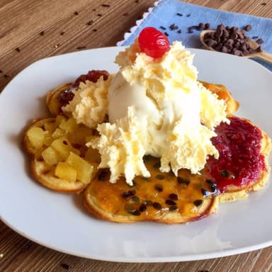 Waffle Combinado de Frutas