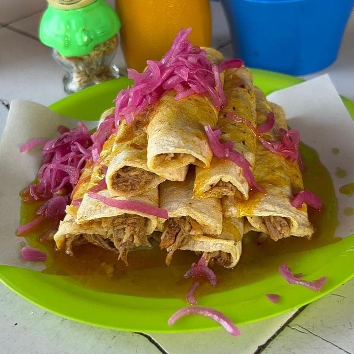 TACO SENCILLO DE COCHINTA