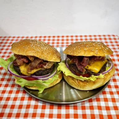 2 Hamburguesas de la Casa