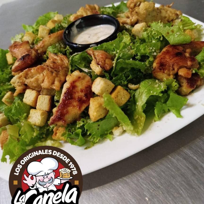Ensalada La Canela con Pollo