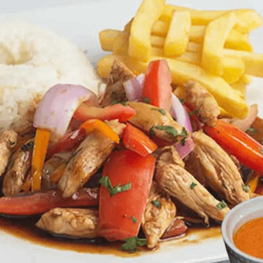 Pollo Saltado