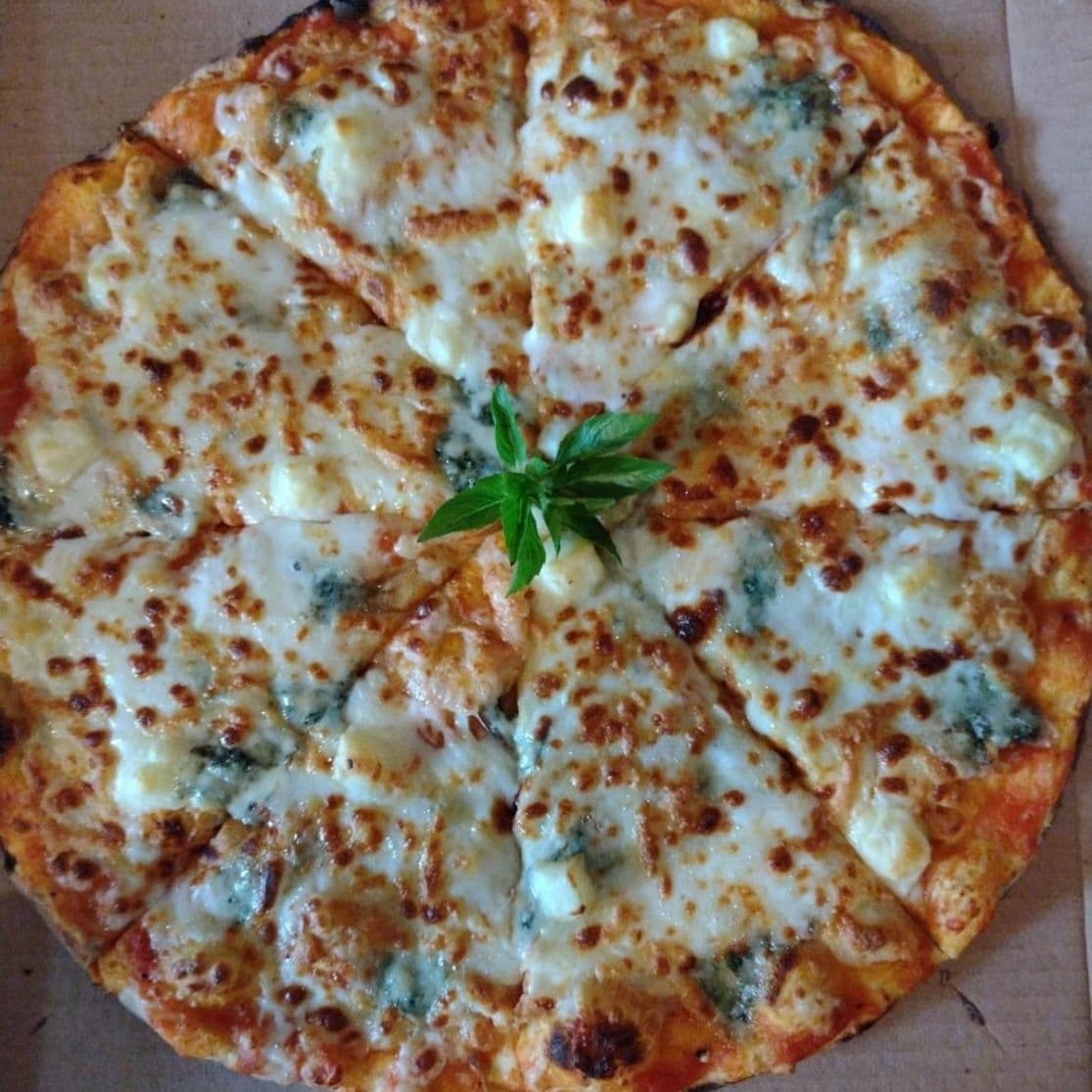 Pizza Cuatro Quesos