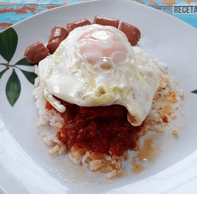 Chorizo con Huevo Frito y Arroz