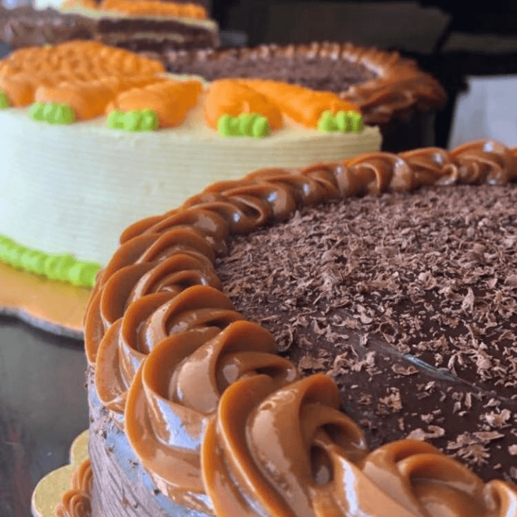 Combo-Combo torta de chocolate + 2 bebidas
