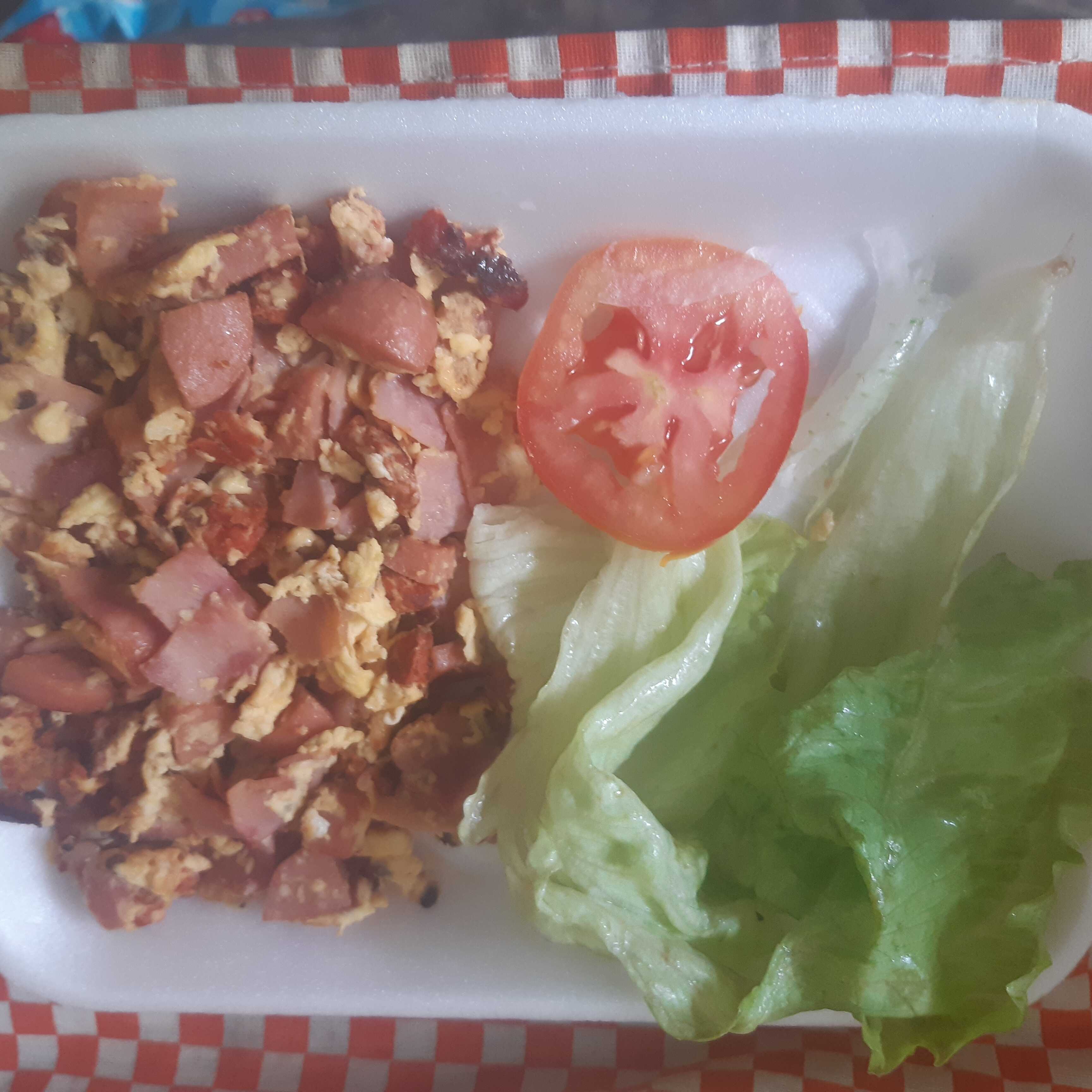 Lonche De Huevo, Jamon Salchicha y Chorizo