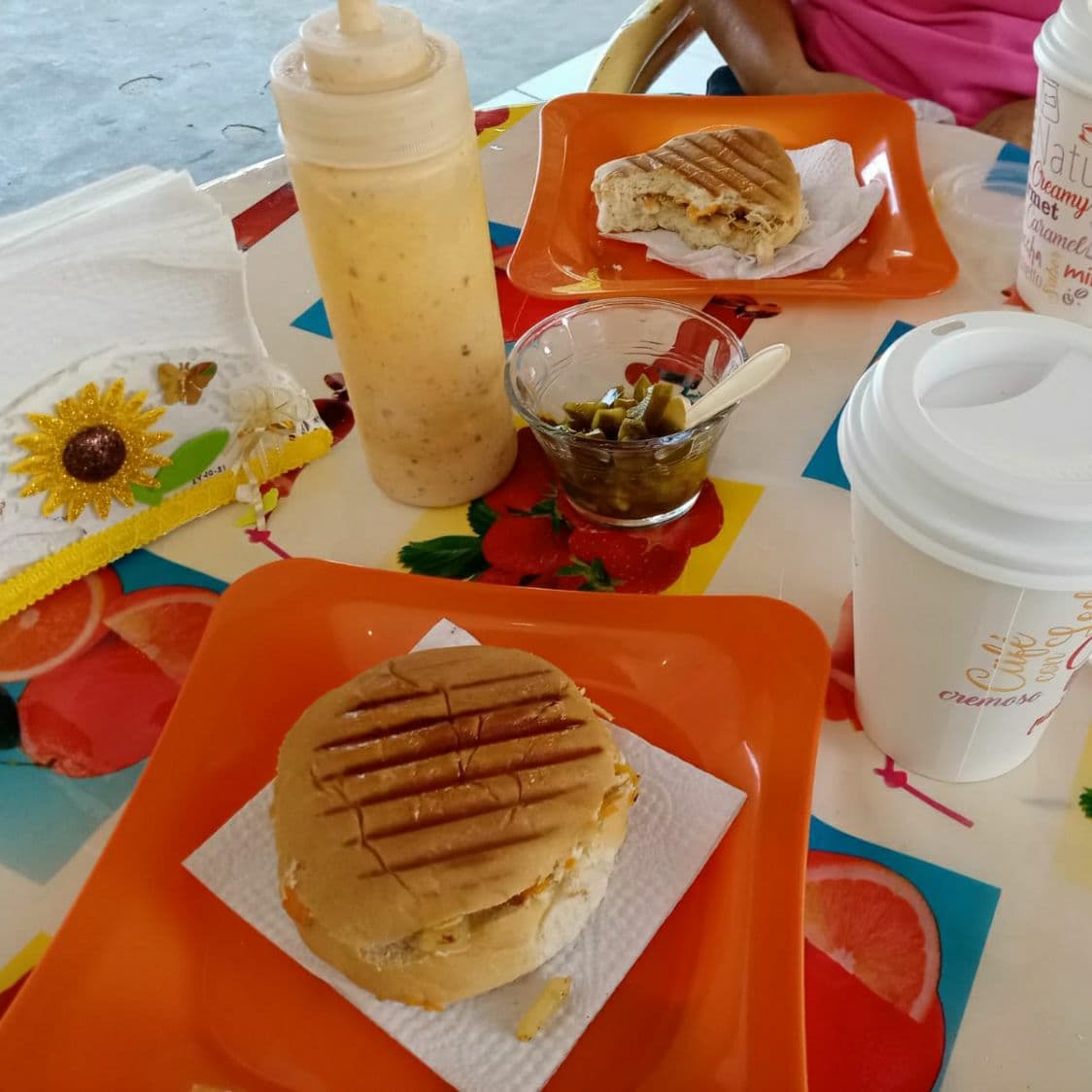 3 Torti Nenuqui de Carnitas + Jamaica Reca 1/2 Lt