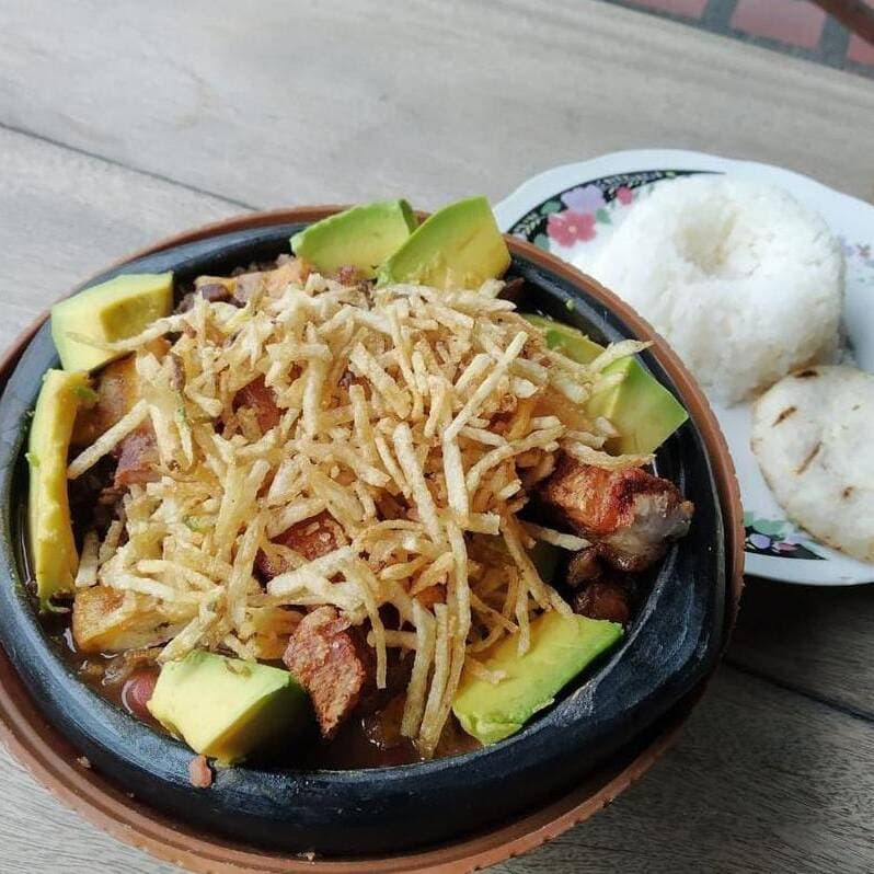 Cazuela de Frijoles Ranchera