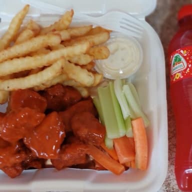 Boneless + Papas + Soda