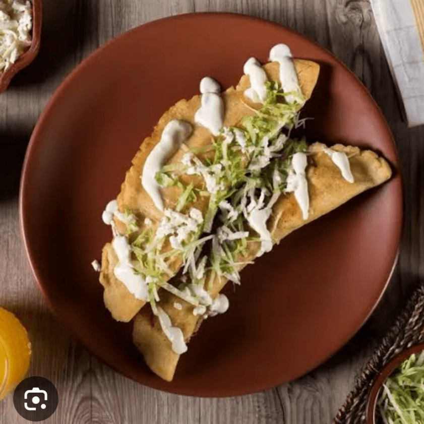 Molote Tinga con Pollo