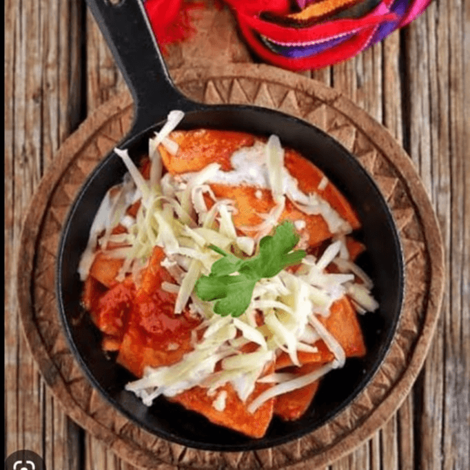 Combo-Chilaquiles Rojos + Horchata