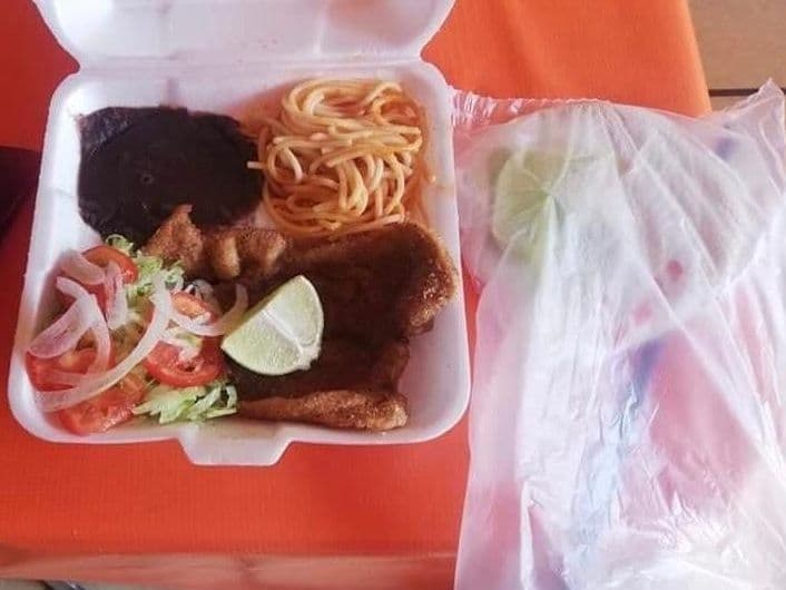 3 Desayunos para Todos y 3 Aguas Naturales Gratis