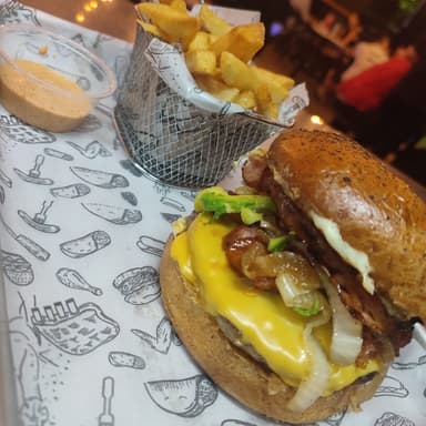Hamburguesa Norteña con Papas